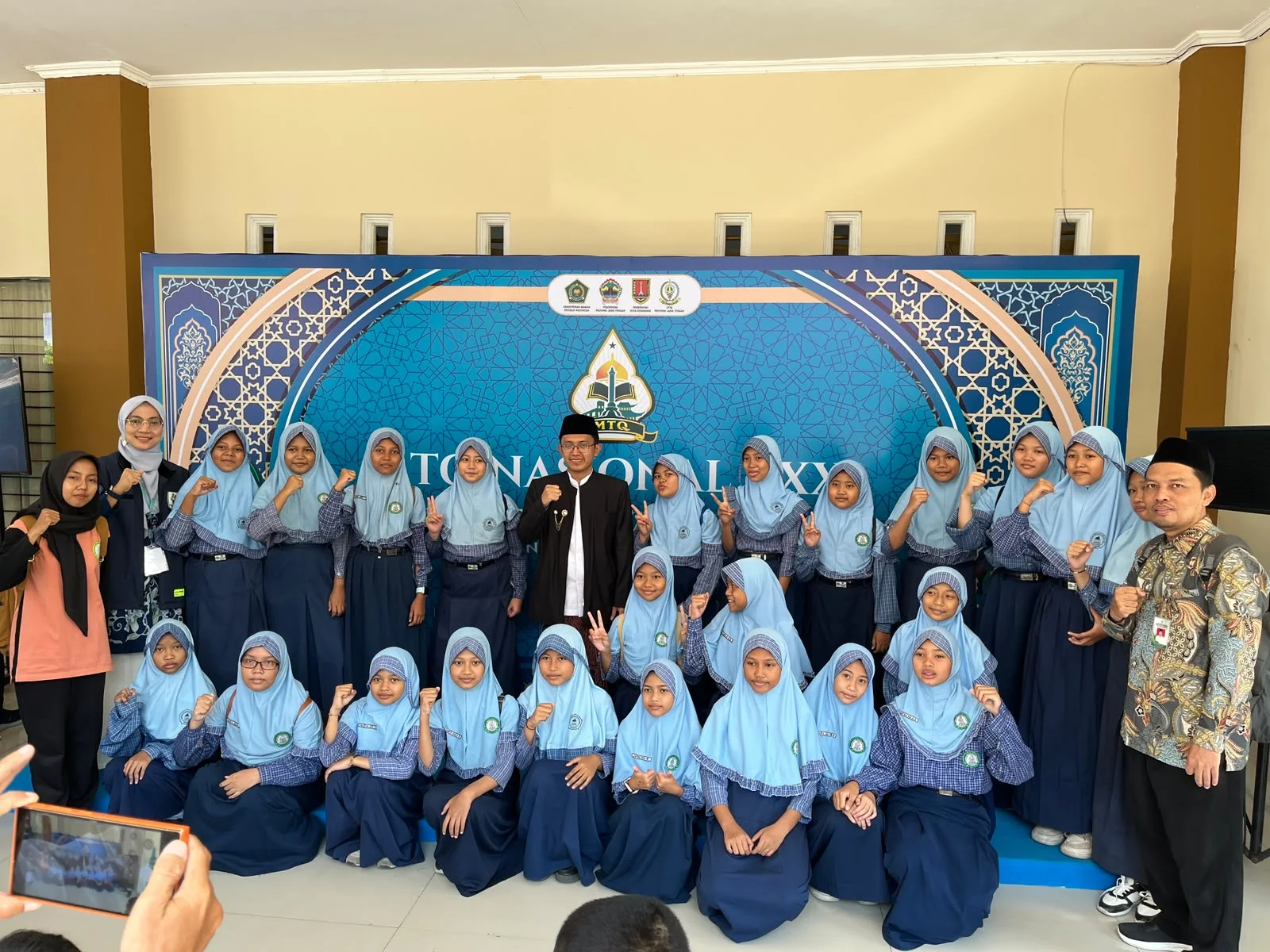 Kelas 6 MI Al Muta'allimin kunjungi MTQ Nasional