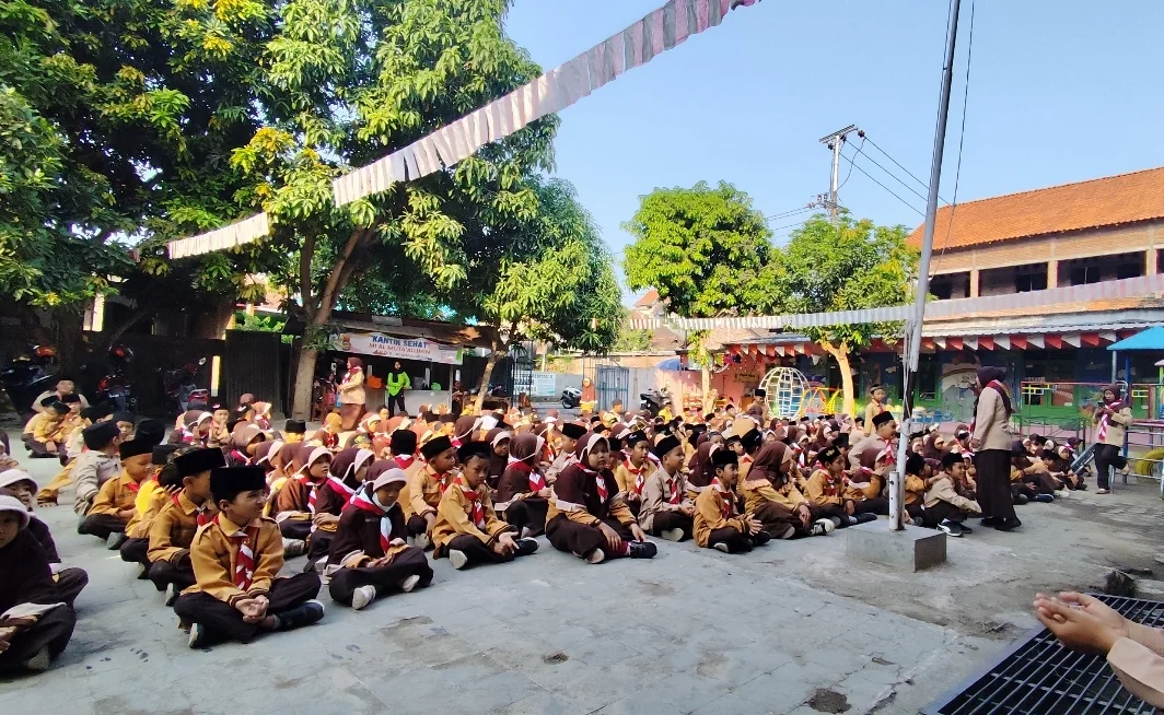 Kegiatan Pramuka MI Al Muta’allimin