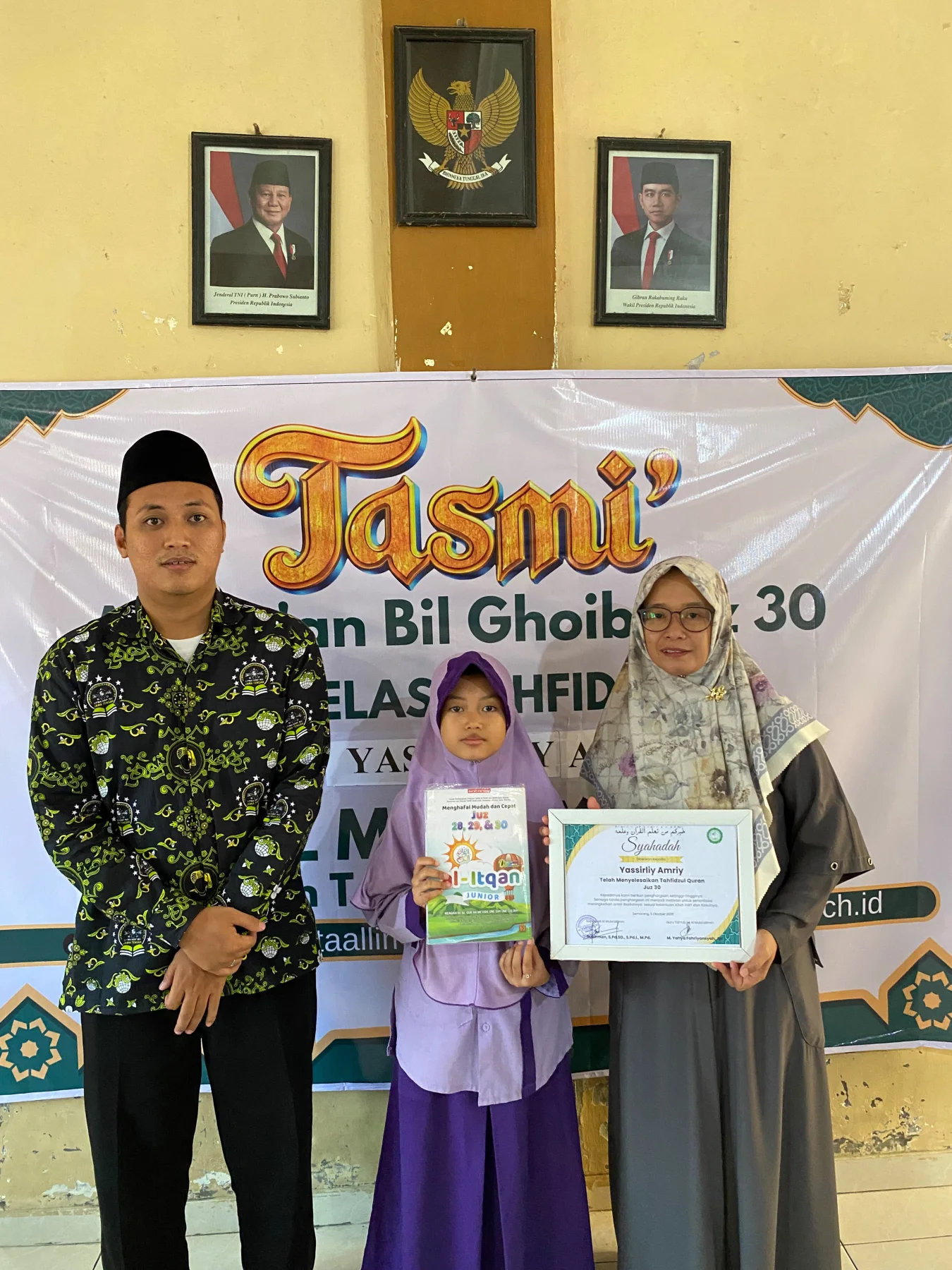 TASMI’ AL-QUR’AN BIL GHAIB JUZ 30, YASSIRLIY AMRIY TUNTASKAN HAFALAN SEKALI DUDUK